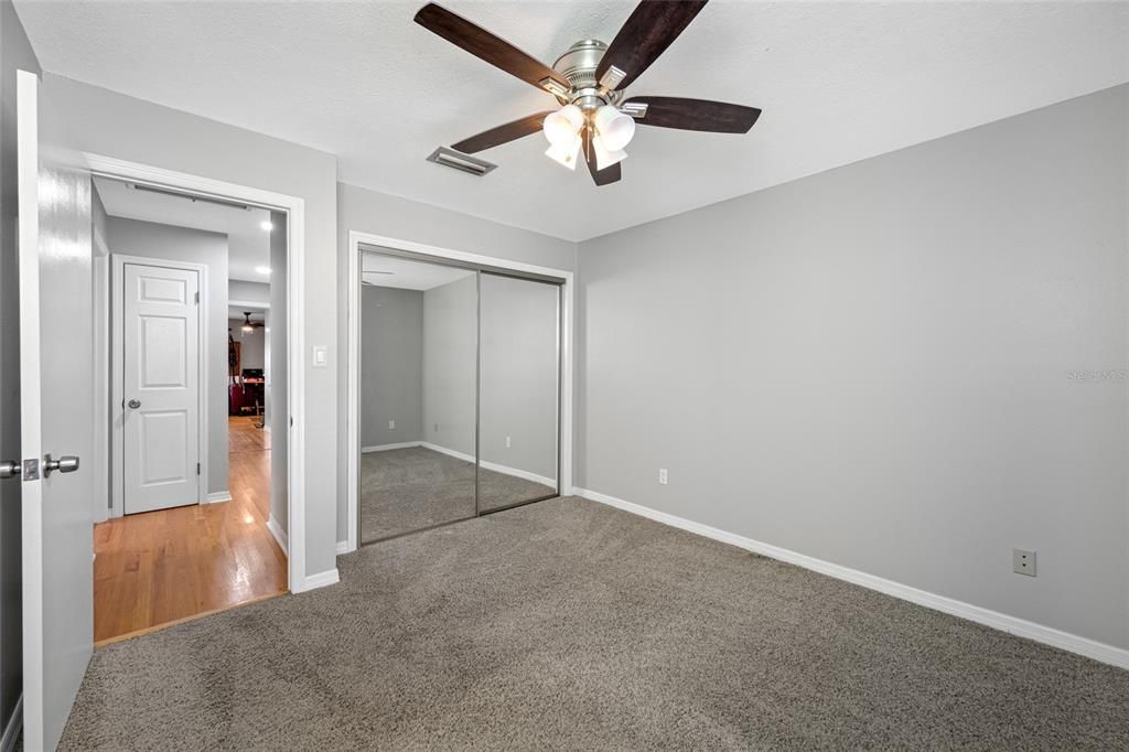 На продажу: $519,900 (4 спален, 2 ванн, 2454 Квадратных фут)