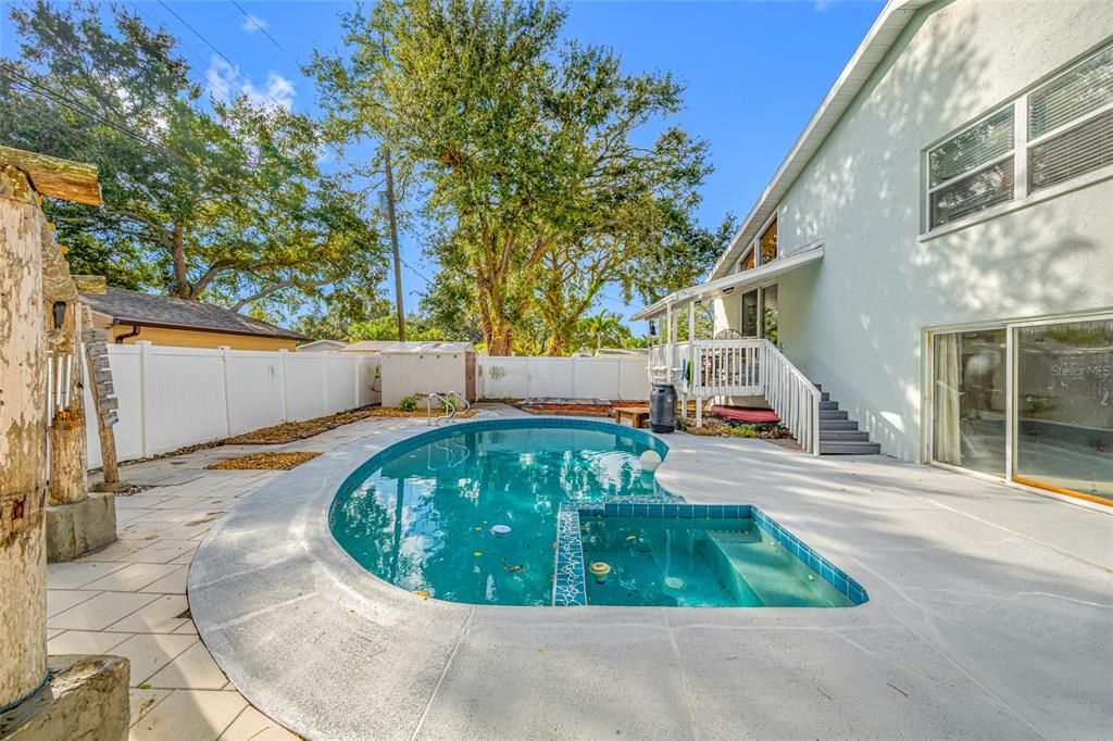 На продажу: $519,900 (4 спален, 2 ванн, 2454 Квадратных фут)