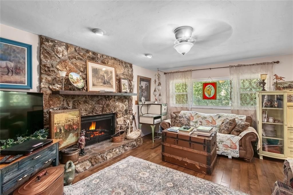 На продажу: $625,000 (3 спален, 2 ванн, 1786 Квадратных фут)