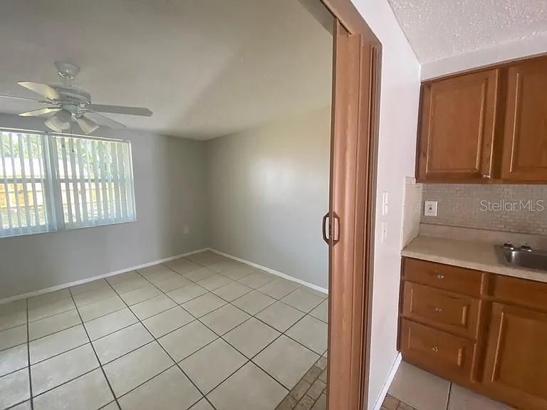 На продажу: $220,000 (2 спален, 2 ванн, 874 Квадратных фут)