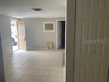 На продажу: $220,000 (2 спален, 2 ванн, 874 Квадратных фут)