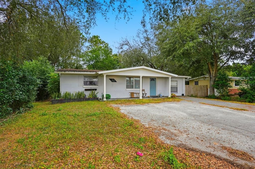 For Sale: $207,500 (3 beds, 2 baths, 1284 Square Feet)