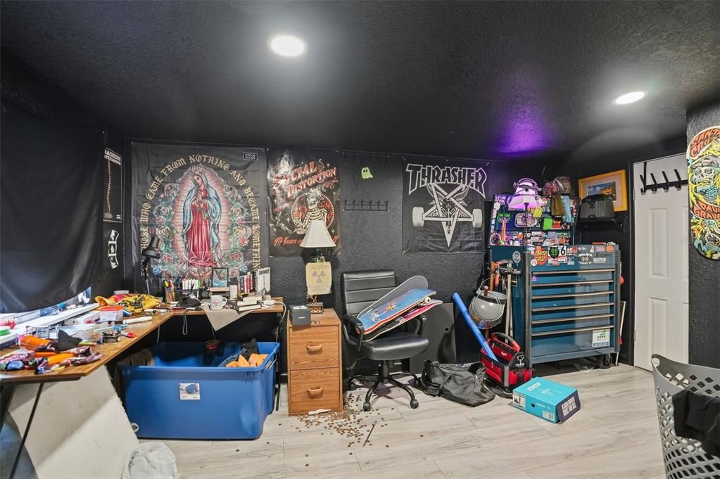 For Sale: $207,500 (3 beds, 2 baths, 1284 Square Feet)