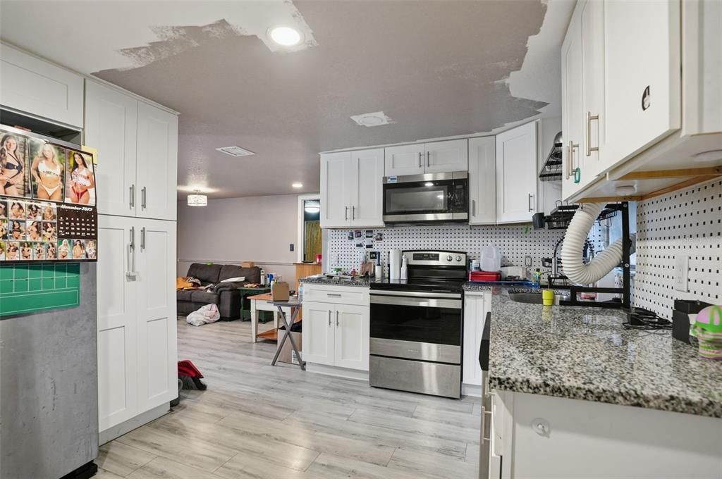 For Sale: $207,500 (3 beds, 2 baths, 1284 Square Feet)