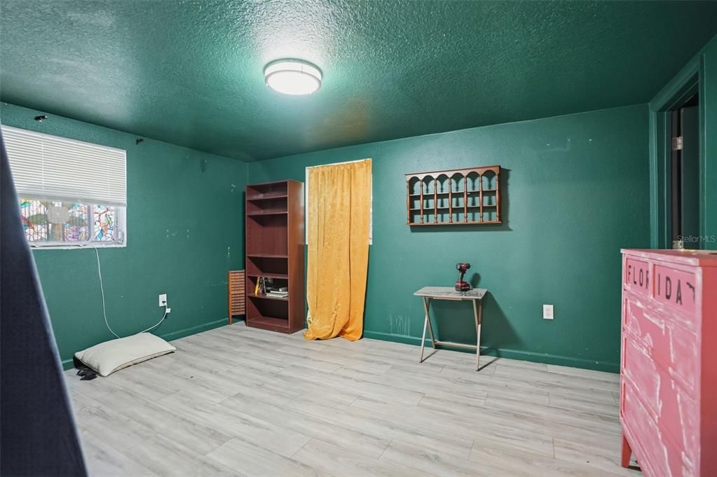 For Sale: $207,500 (3 beds, 2 baths, 1284 Square Feet)