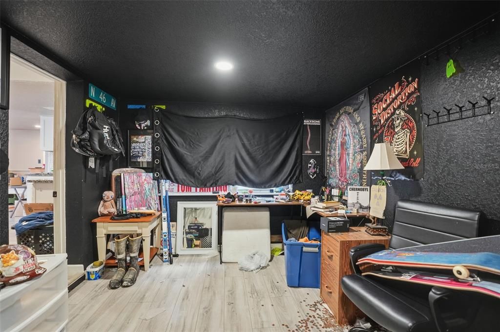 For Sale: $207,500 (3 beds, 2 baths, 1284 Square Feet)