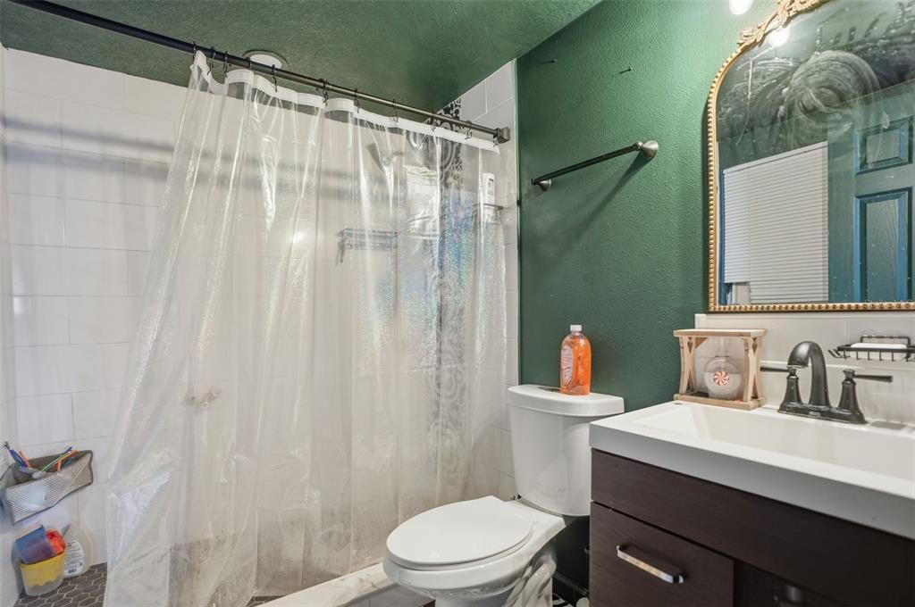 For Sale: $207,500 (3 beds, 2 baths, 1284 Square Feet)