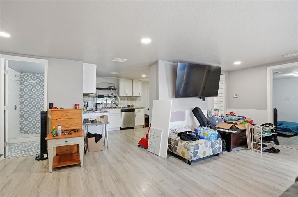 For Sale: $207,500 (3 beds, 2 baths, 1284 Square Feet)