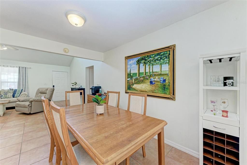 For Sale: $475,000 (3 beds, 2 baths, 1433 Square Feet)