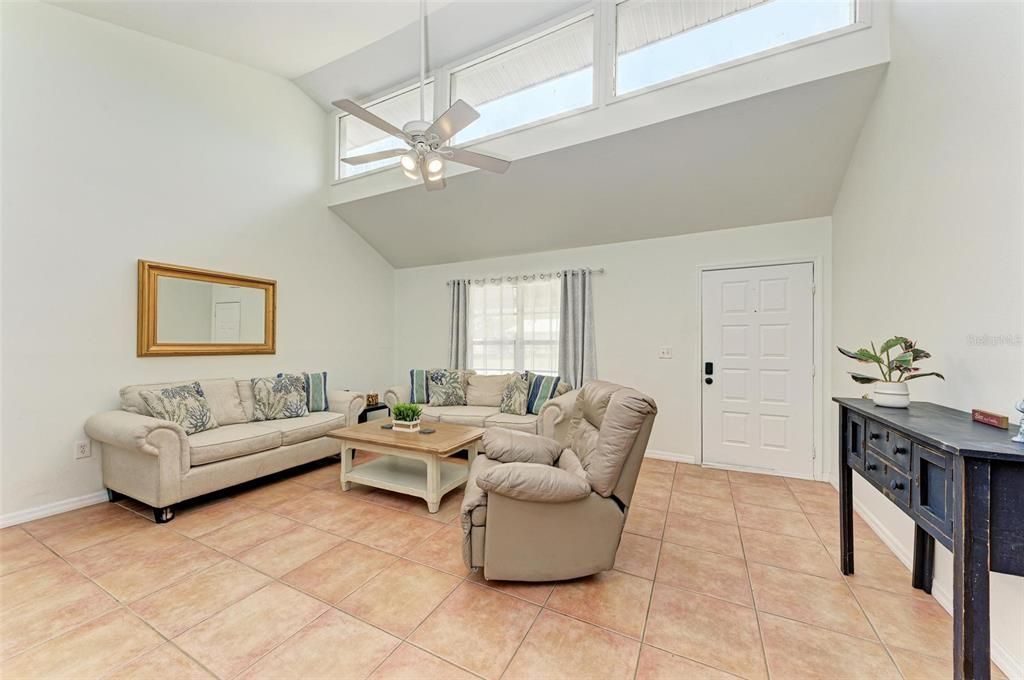 For Sale: $475,000 (3 beds, 2 baths, 1433 Square Feet)