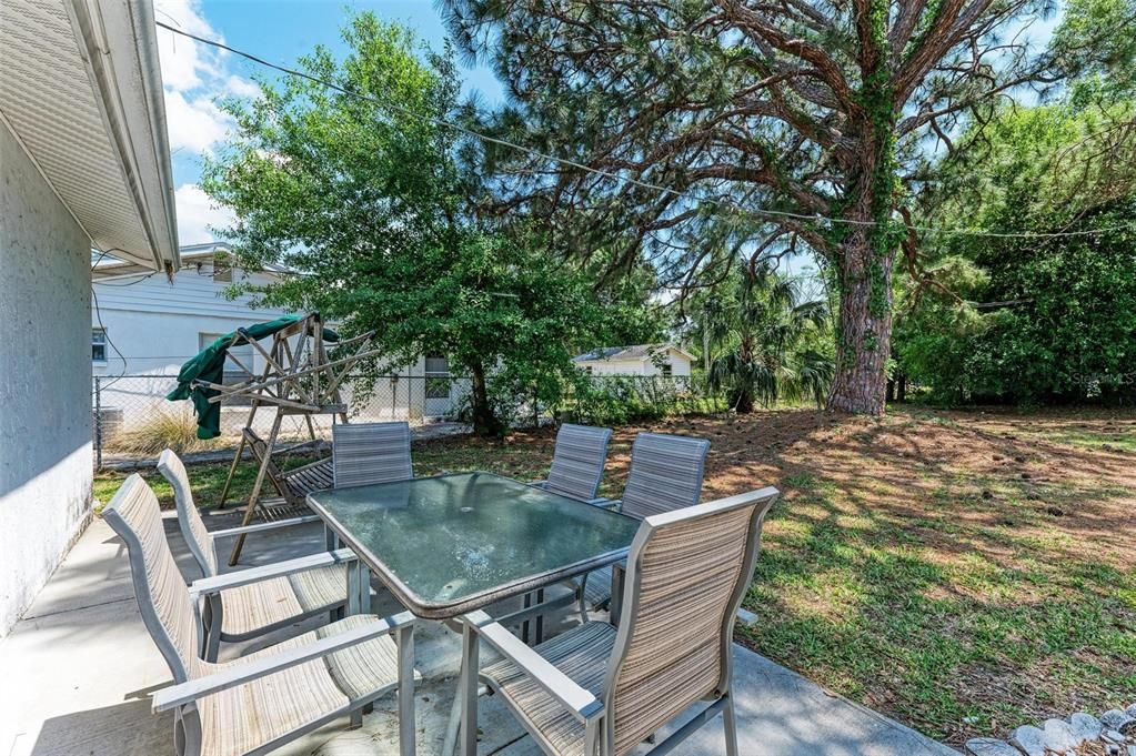 For Sale: $475,000 (3 beds, 2 baths, 1433 Square Feet)