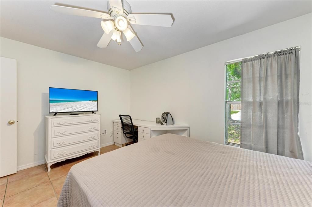 For Sale: $475,000 (3 beds, 2 baths, 1433 Square Feet)