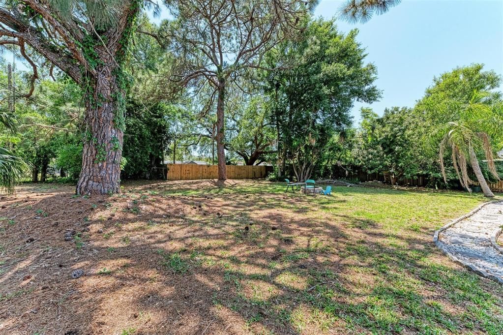 For Sale: $475,000 (3 beds, 2 baths, 1433 Square Feet)