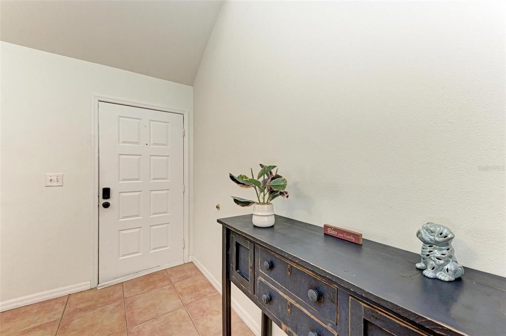 For Sale: $475,000 (3 beds, 2 baths, 1433 Square Feet)