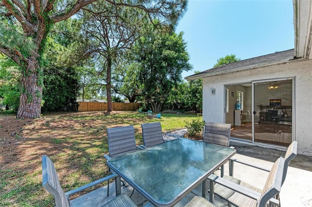 For Sale: $475,000 (3 beds, 2 baths, 1433 Square Feet)