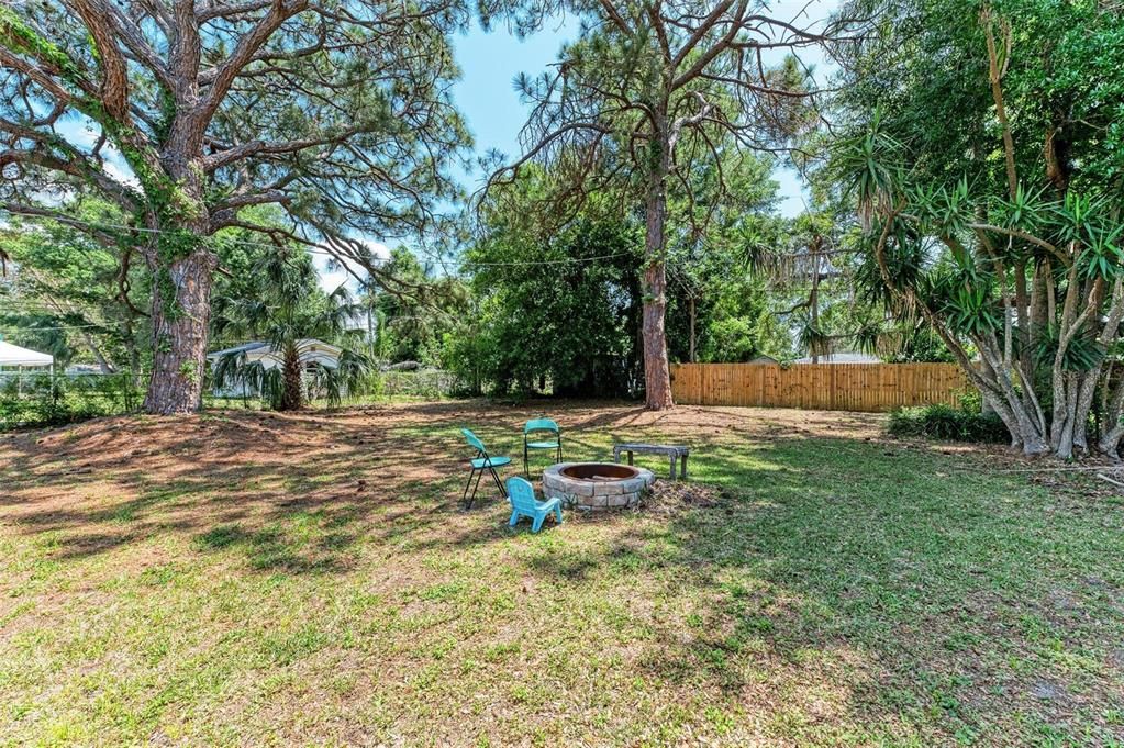 For Sale: $475,000 (3 beds, 2 baths, 1433 Square Feet)