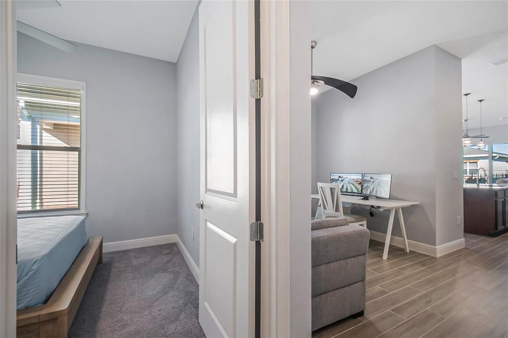 For Sale: $327,500 (2 beds, 2 baths, 1464 Square Feet)