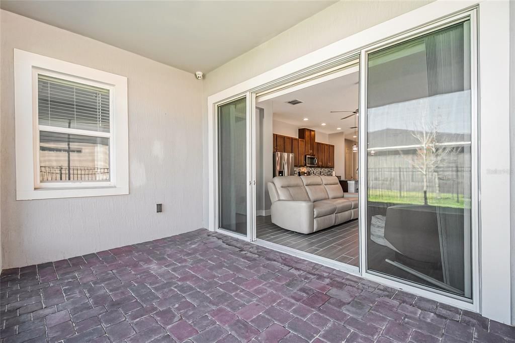 For Sale: $327,500 (2 beds, 2 baths, 1464 Square Feet)