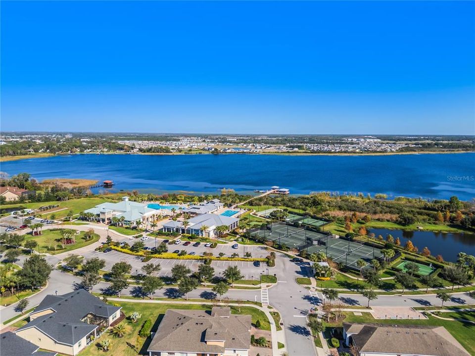 For Sale: $327,500 (2 beds, 2 baths, 1464 Square Feet)