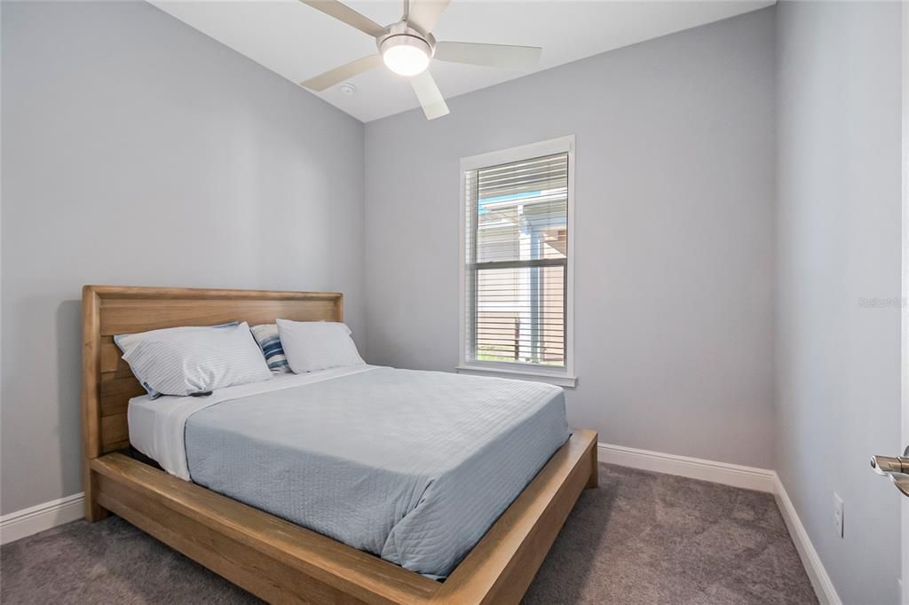 For Sale: $327,500 (2 beds, 2 baths, 1464 Square Feet)