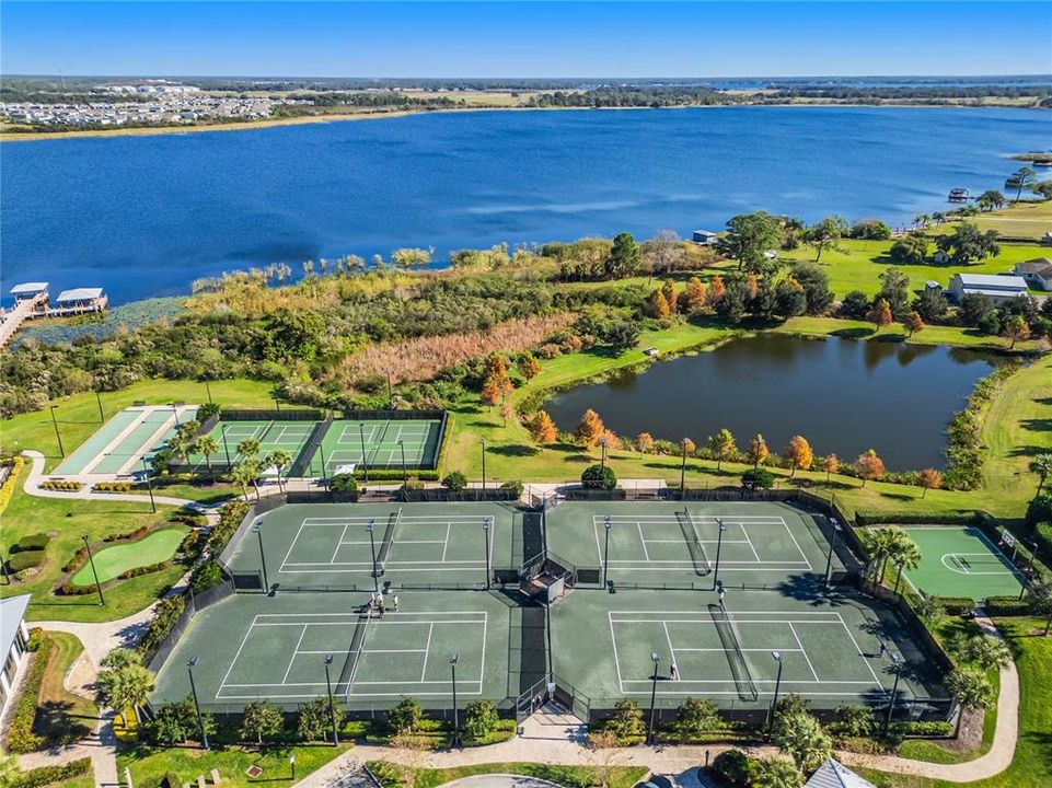 For Sale: $327,500 (2 beds, 2 baths, 1464 Square Feet)