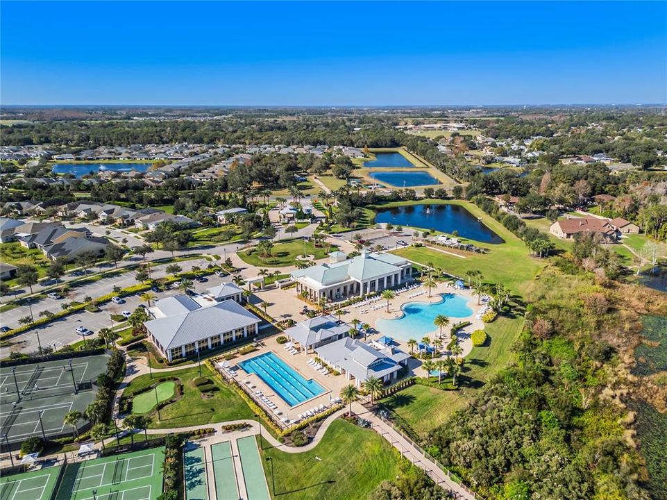 For Sale: $327,500 (2 beds, 2 baths, 1464 Square Feet)