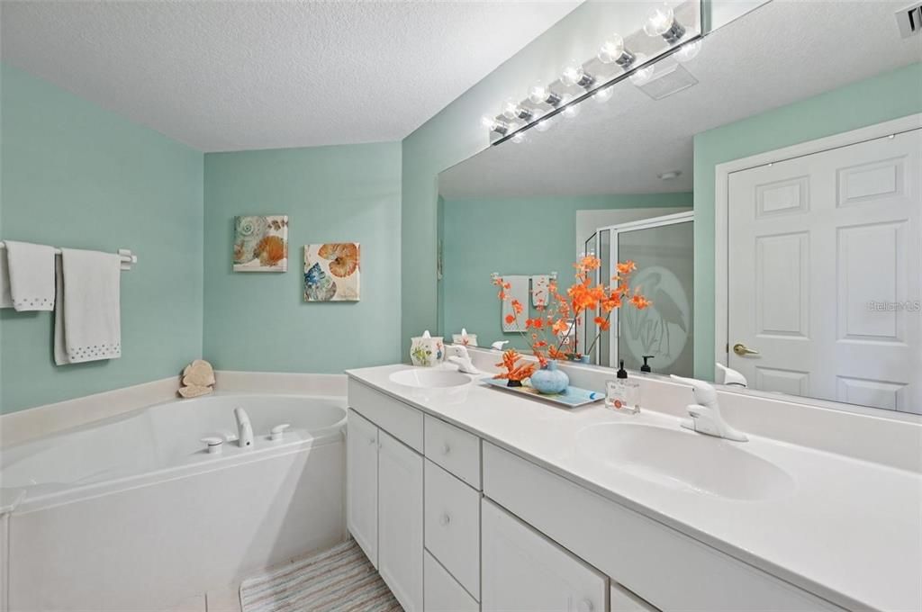 В аренду: $3,300 (2 спален, 2 ванн, 1554 Квадратных фут)