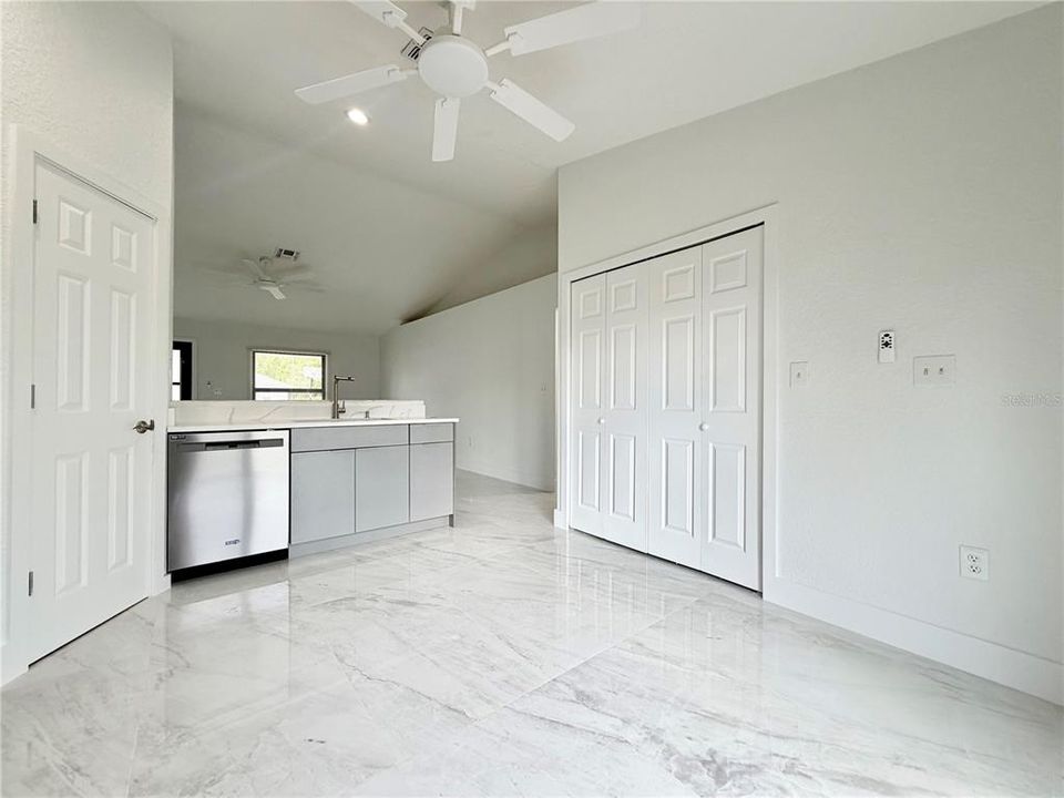 For Rent: $2,399 (3 beds, 2 baths, 1198 Square Feet)