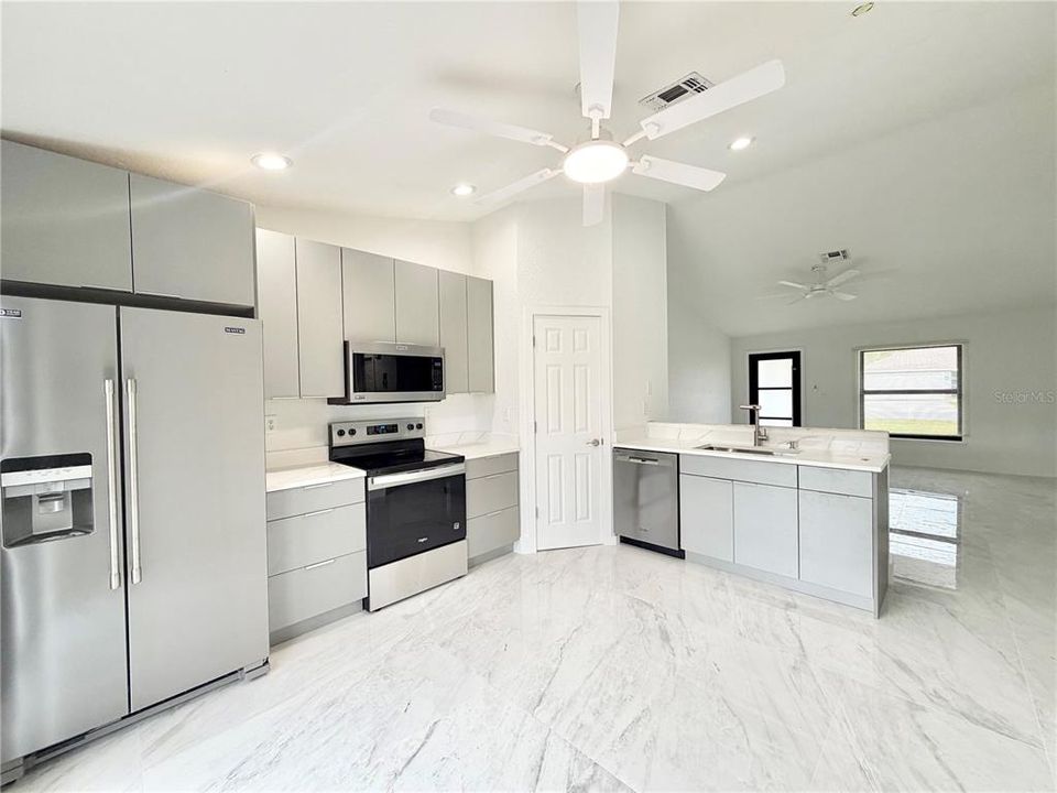 For Rent: $2,399 (3 beds, 2 baths, 1198 Square Feet)