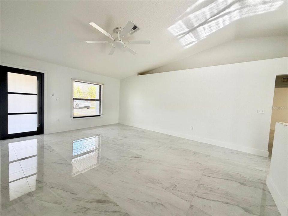 For Rent: $2,399 (3 beds, 2 baths, 1198 Square Feet)