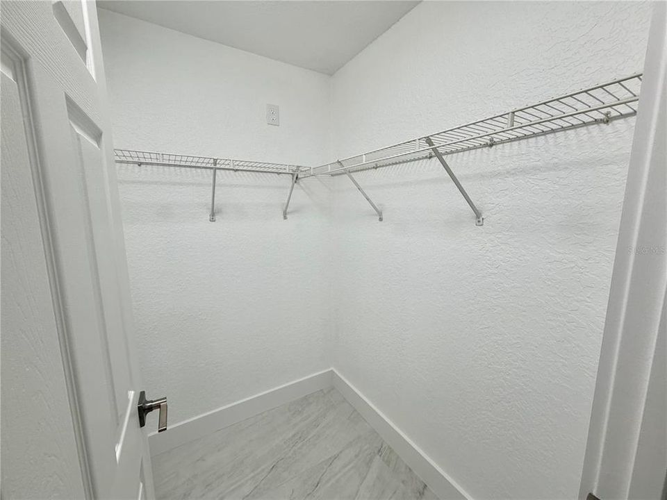 For Rent: $2,399 (3 beds, 2 baths, 1198 Square Feet)