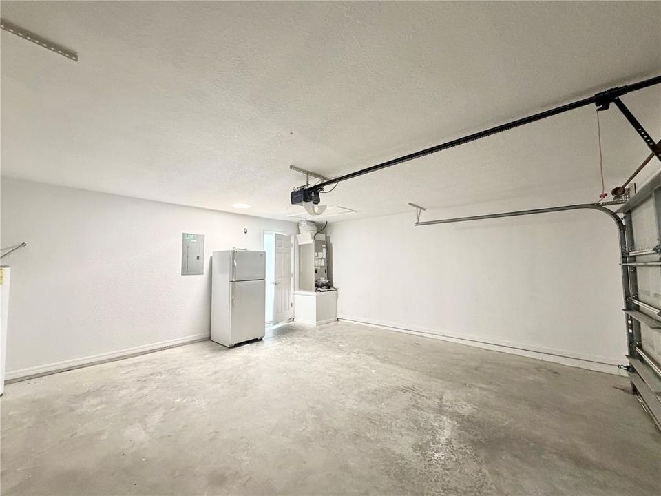 For Rent: $2,399 (3 beds, 2 baths, 1198 Square Feet)