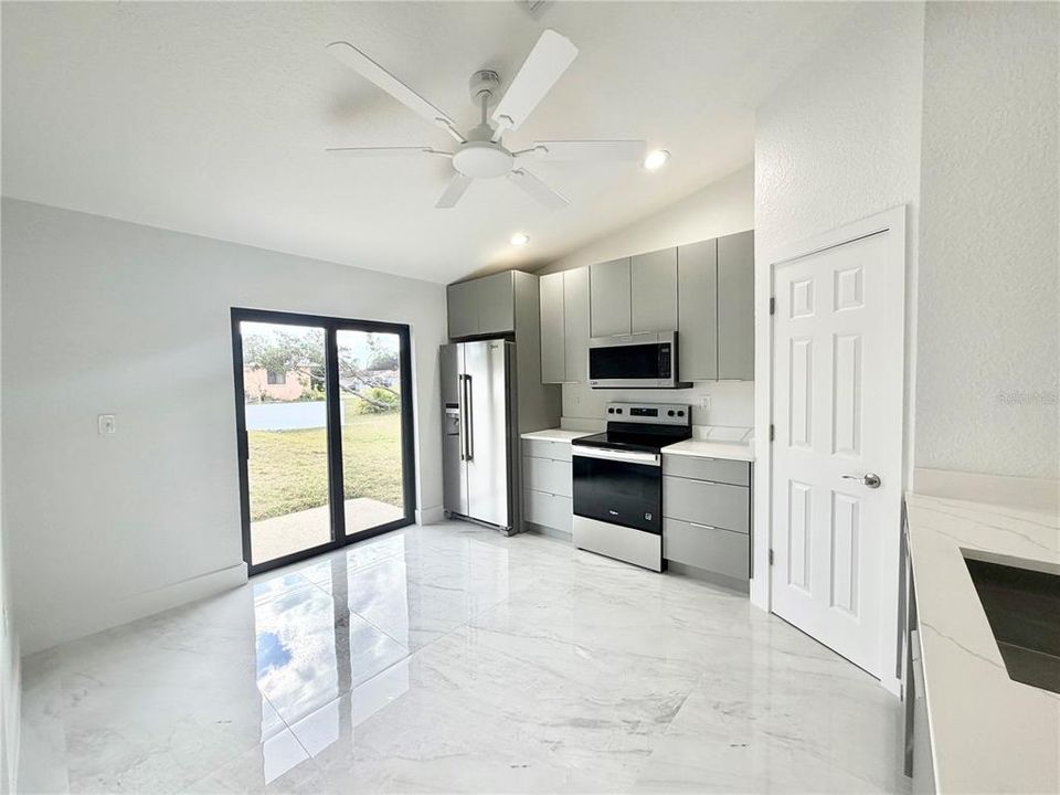 For Rent: $2,399 (3 beds, 2 baths, 1198 Square Feet)