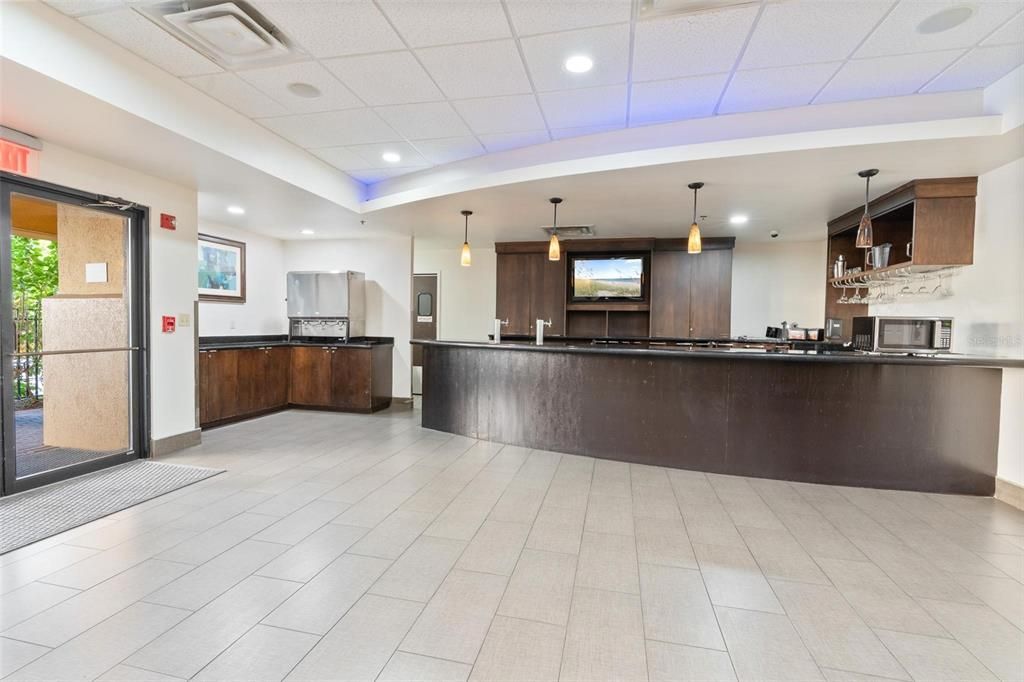 For Sale: $135,000 (1 beds, 1 baths, 542 Square Feet)