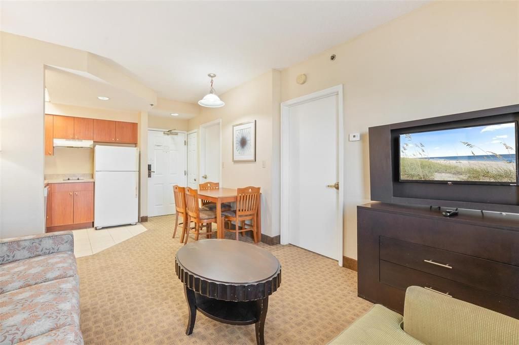 For Sale: $135,000 (1 beds, 1 baths, 542 Square Feet)