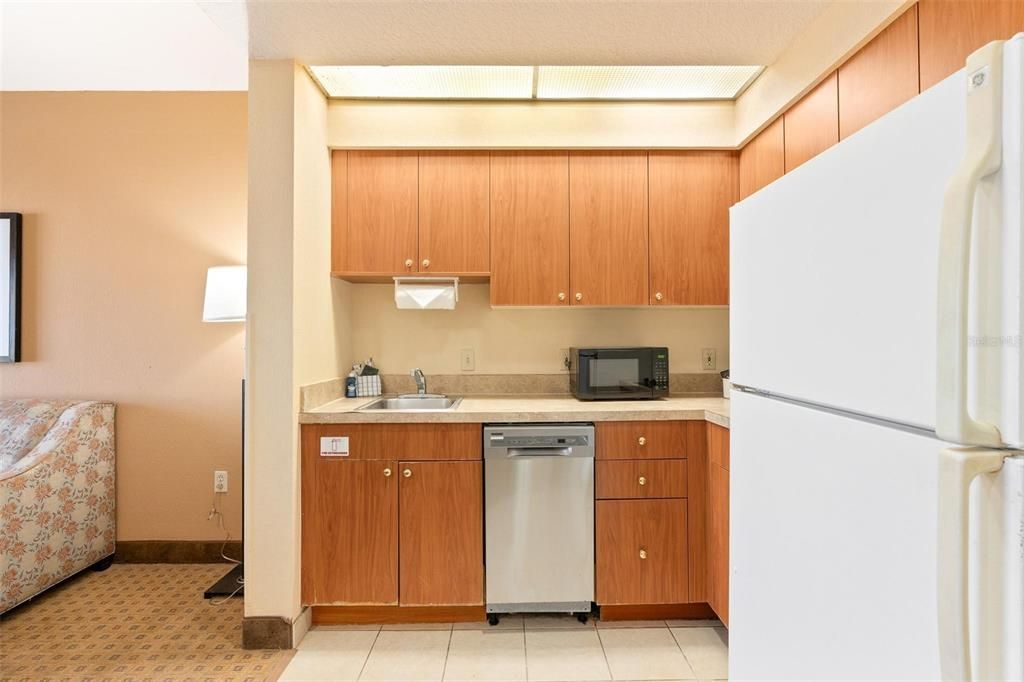 For Sale: $135,000 (1 beds, 1 baths, 542 Square Feet)