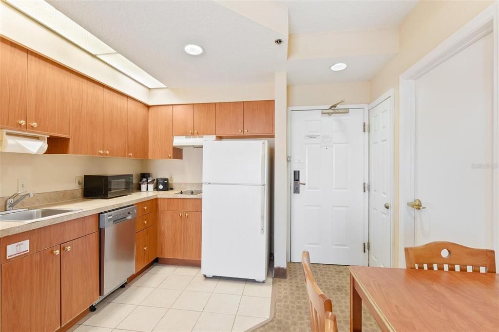 For Sale: $135,000 (1 beds, 1 baths, 542 Square Feet)