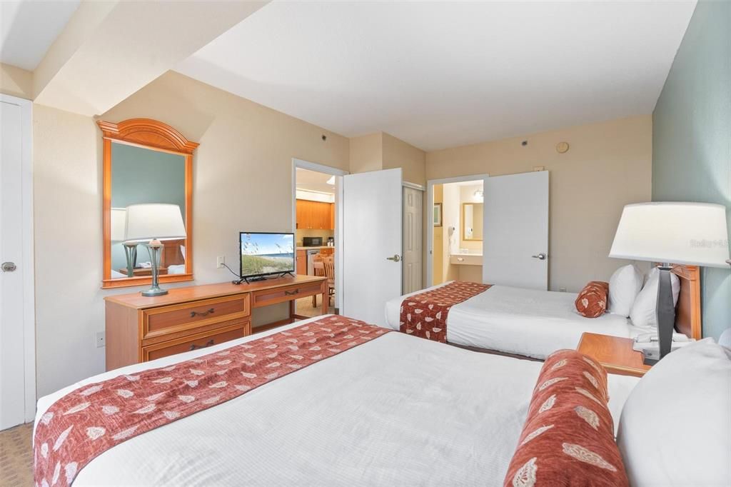 For Sale: $135,000 (1 beds, 1 baths, 542 Square Feet)