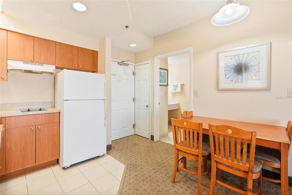 For Sale: $135,000 (1 beds, 1 baths, 542 Square Feet)