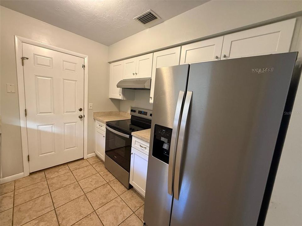 En Venta: $245,000 (3 camas, 2 baños, 1122 Pies cuadrados)