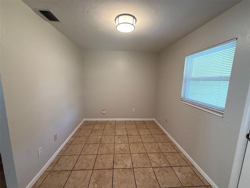 En Venta: $245,000 (3 camas, 2 baños, 1122 Pies cuadrados)