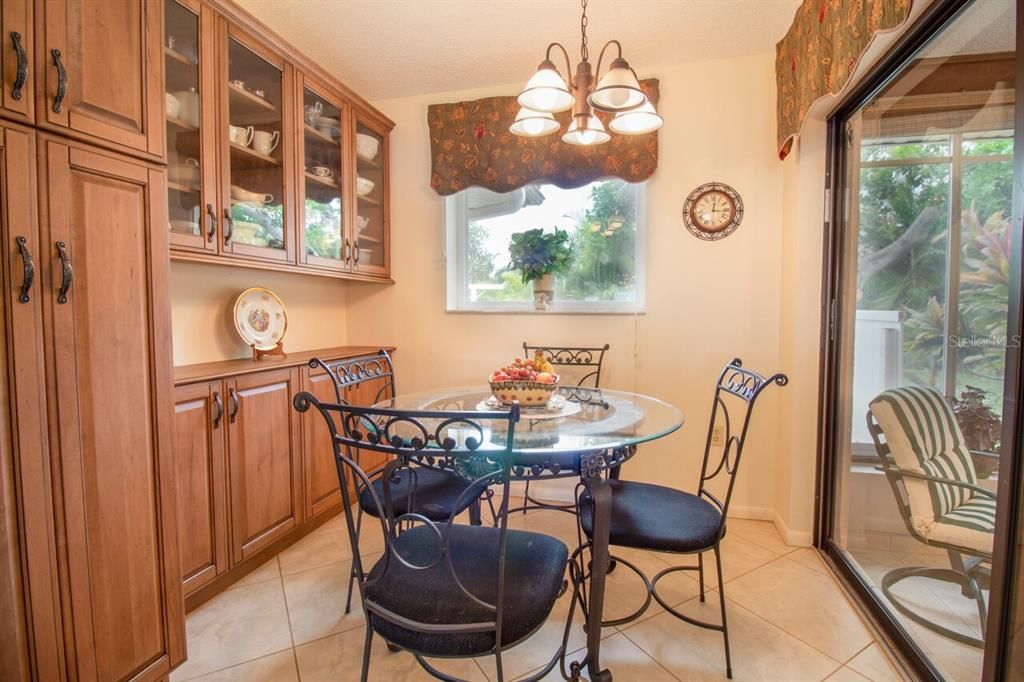 For Sale: $379,900 (3 beds, 2 baths, 1658 Square Feet)