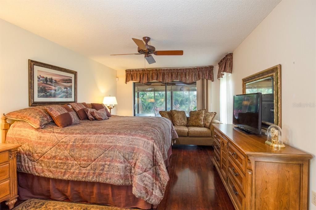 For Sale: $379,900 (3 beds, 2 baths, 1658 Square Feet)