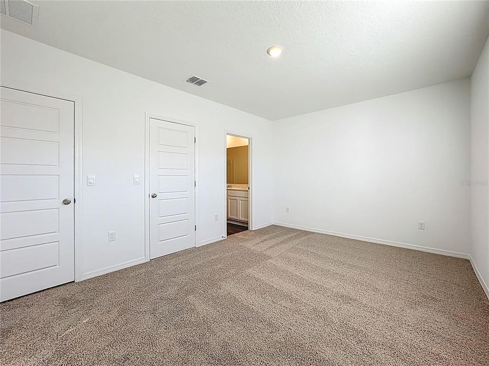 For Rent: $2,000 (3 beds, 2 baths, 1673 Square Feet)