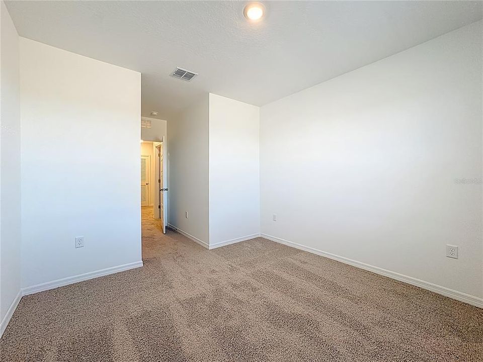For Rent: $2,000 (3 beds, 2 baths, 1673 Square Feet)