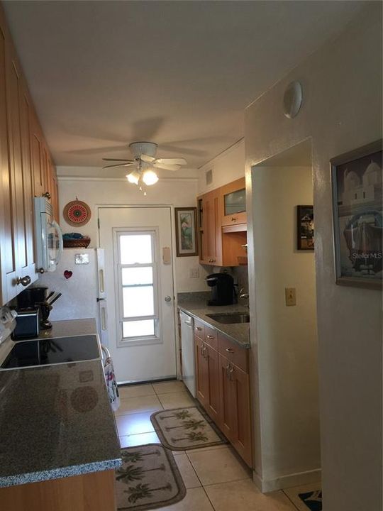 В аренду: $1,950 (0 спален, 1 ванн, 530 Квадратных фут)