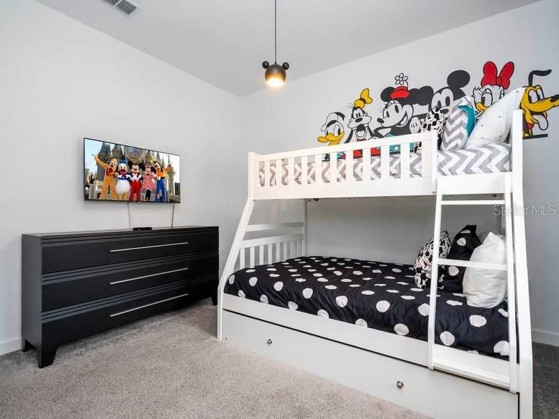 For Sale: $570,000 (5 beds, 4 baths, 2168 Square Feet)