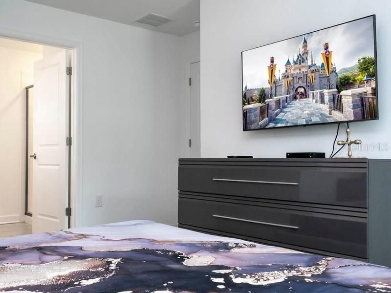 For Sale: $570,000 (5 beds, 4 baths, 2168 Square Feet)