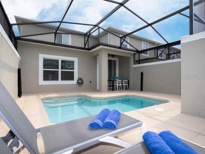 For Sale: $570,000 (5 beds, 4 baths, 2168 Square Feet)