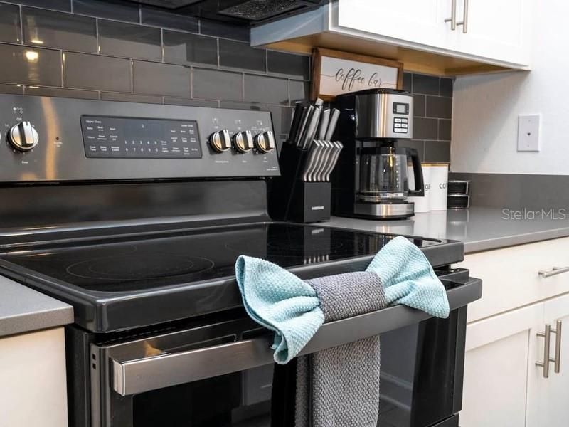 For Sale: $570,000 (5 beds, 4 baths, 2168 Square Feet)